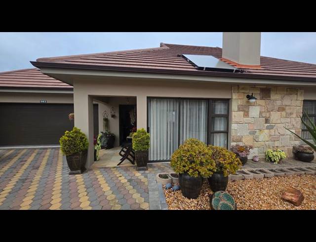 2 BEDROOM HOUSE FOR SALE IN DANA BAY